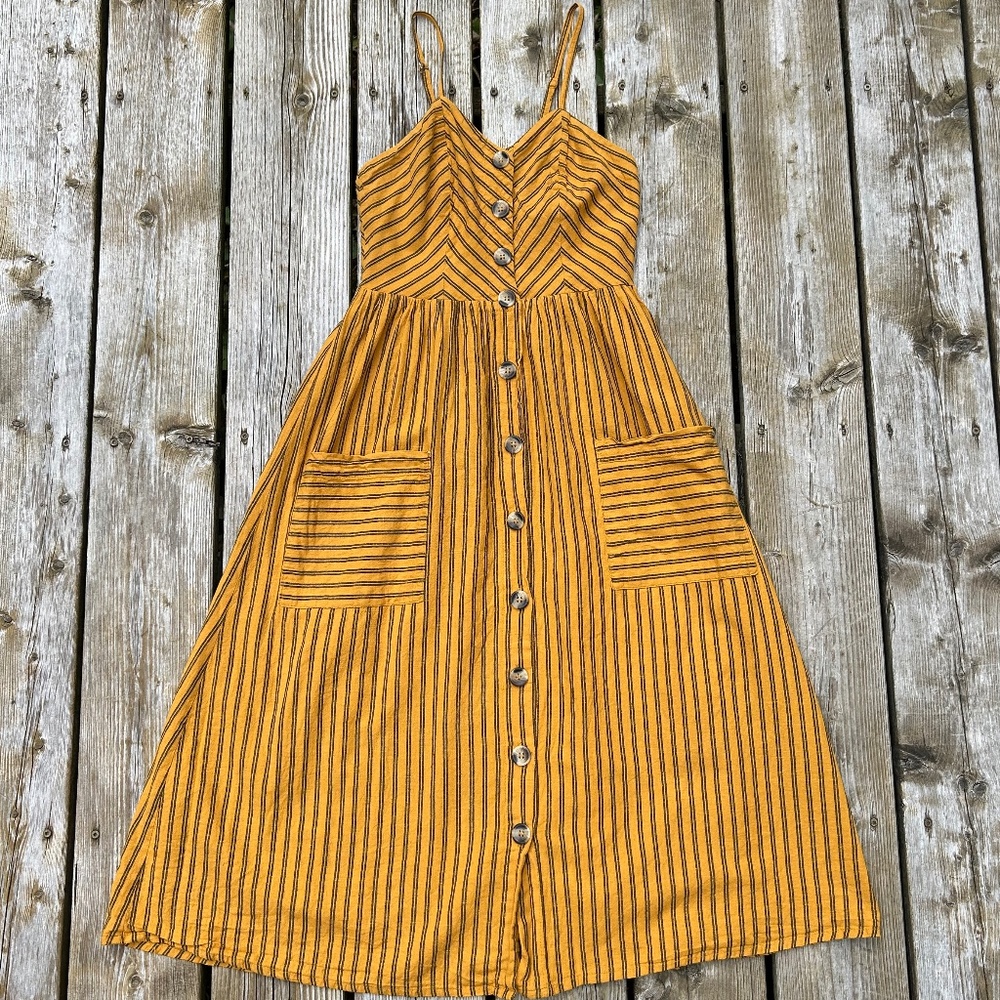 Japna ⎮ Button-up midi dress